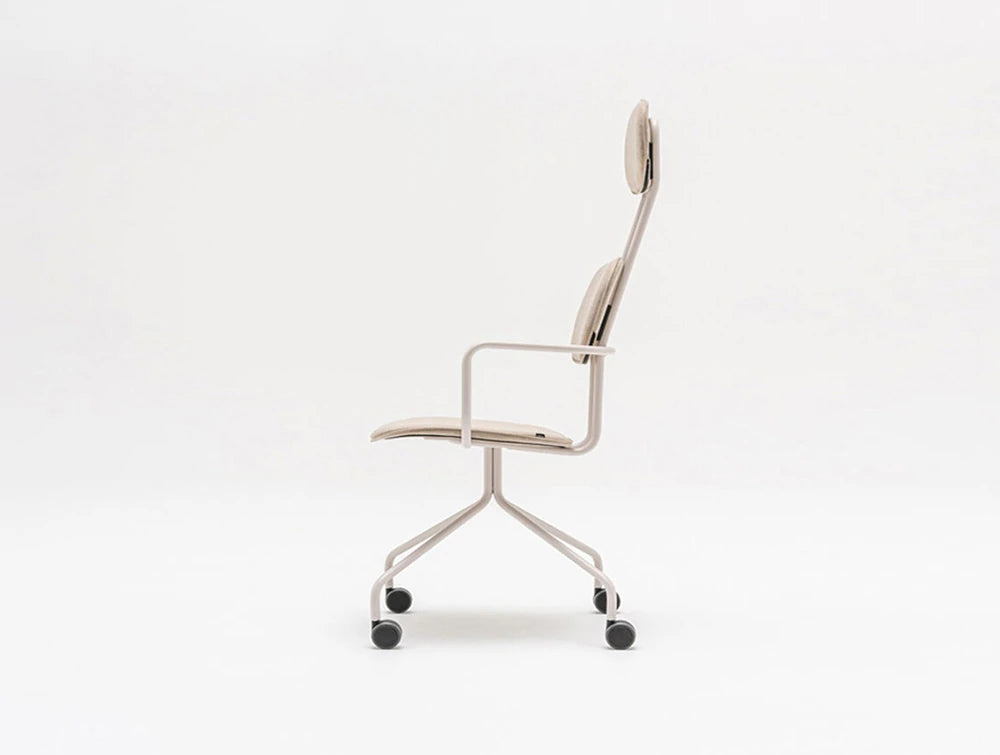 Mdd New School Chair With Headrest On Four Spoke Base 6