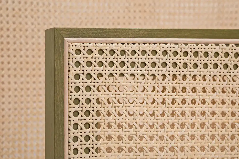 Solo T Rattan Desk Screen Top Corner Detail